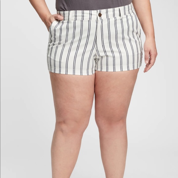 GAP 3'' Mid Rise Khaki Shorts with Washwell™ Striped Mid Rise Cotton - Picture 4 of 10